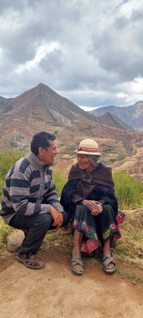Dank Ihrer Unterstützung kann ich das Wort Gottes und meine Unterstützung für die Ärmsten weit in die Berge Boliviens tragen. Nicht immer sind die Wege einfach zu bewältigen und in manche Dörfer führen nur uralte Inkapfade. 