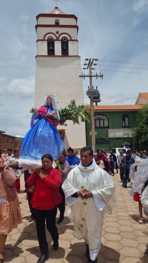 Das Fest der Jungfrau von Candelaria am 2. Februar in der Pfarrei Macha Bolivien. 