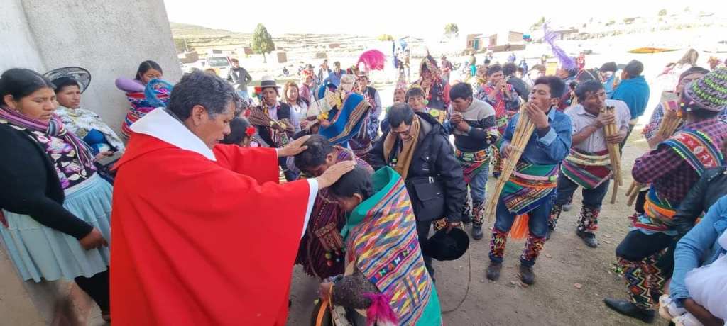Fest des Heiligen Kreuzes in der Gemeinde Uluchi Bolivien