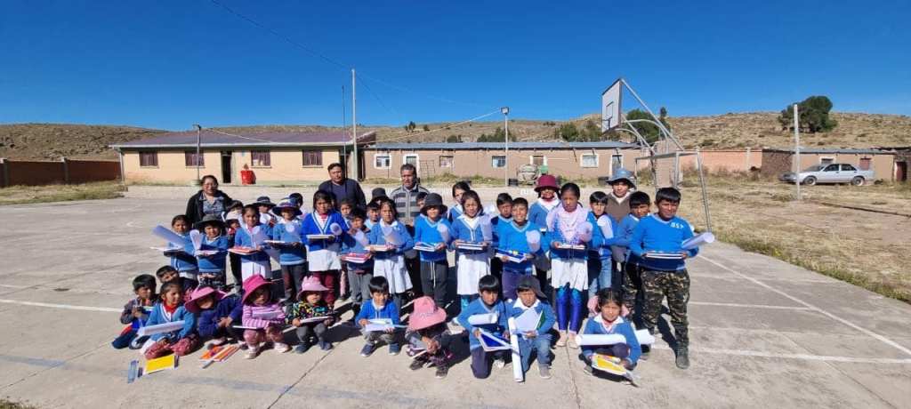 Zu Besuch in der Bildungseinheit Taramarca und Milluri Bolivien. Wir besuchen auch heute Schulen, die wir letztes Jahr 2023 nicht erreichen konnten, diese Woche sind wir dann fertig. Vielen Dank an unsere lieben Freunde welche uns das ermöglichen.